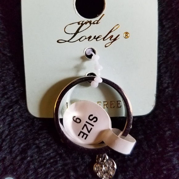 Lovely Rhinestone Diamond Ring - Picture 3 of 4